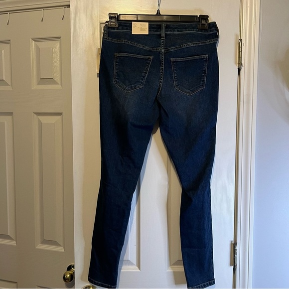 🆕 Universal Threads Mid Rise Jeggings in Dark Wash - Picture 5 of 6